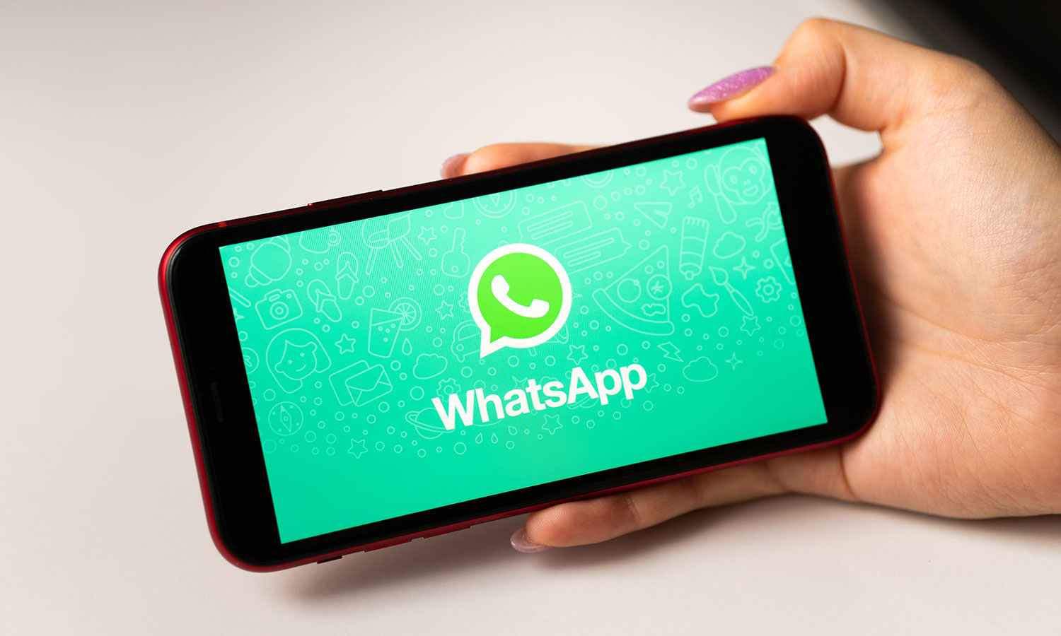 Nowy konkurent WhatsAppa. Już jest viralową sensacją