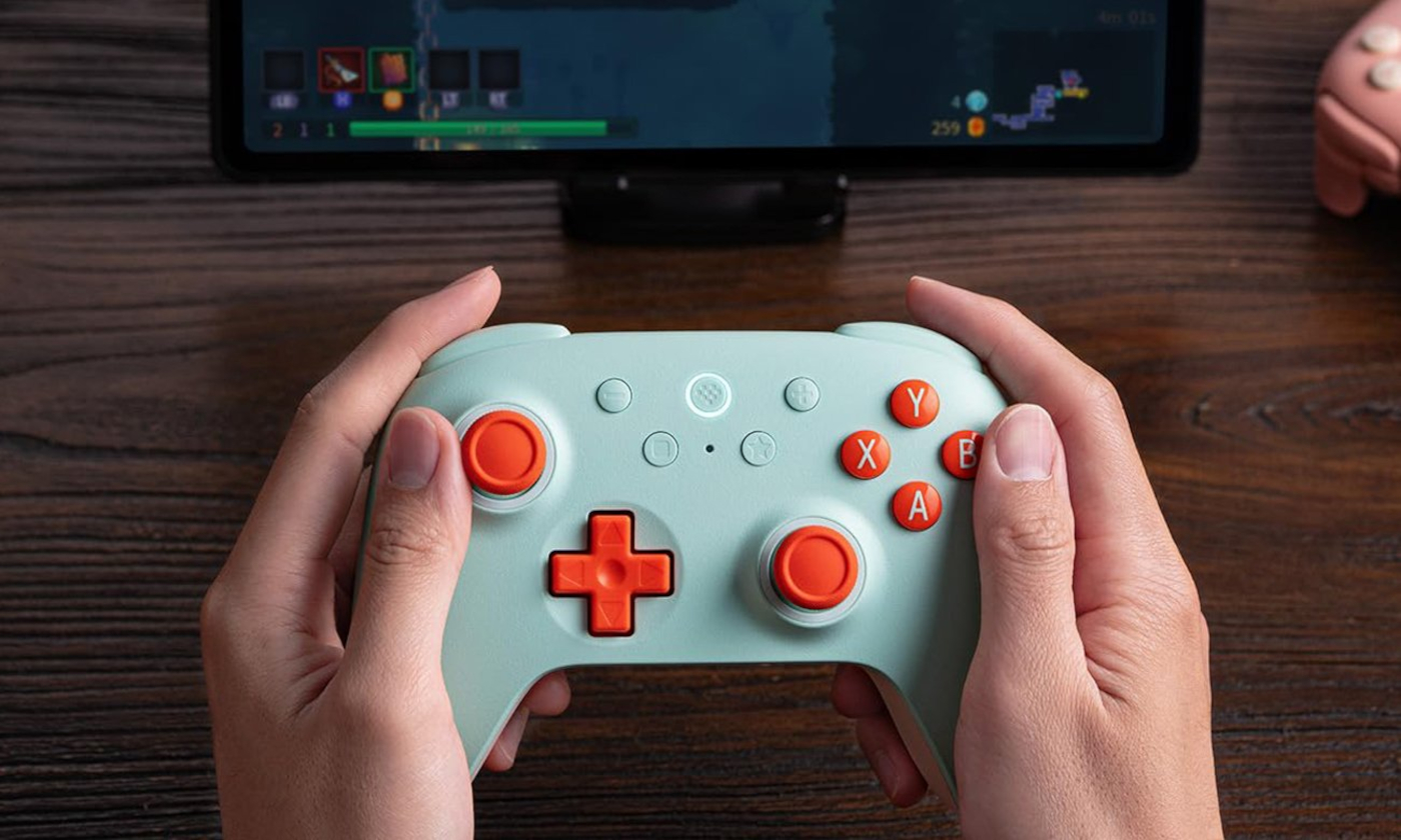 Pad od 8BitDo z efektem Halla i dodatkowymi przyciskami za jedyne 109 zł