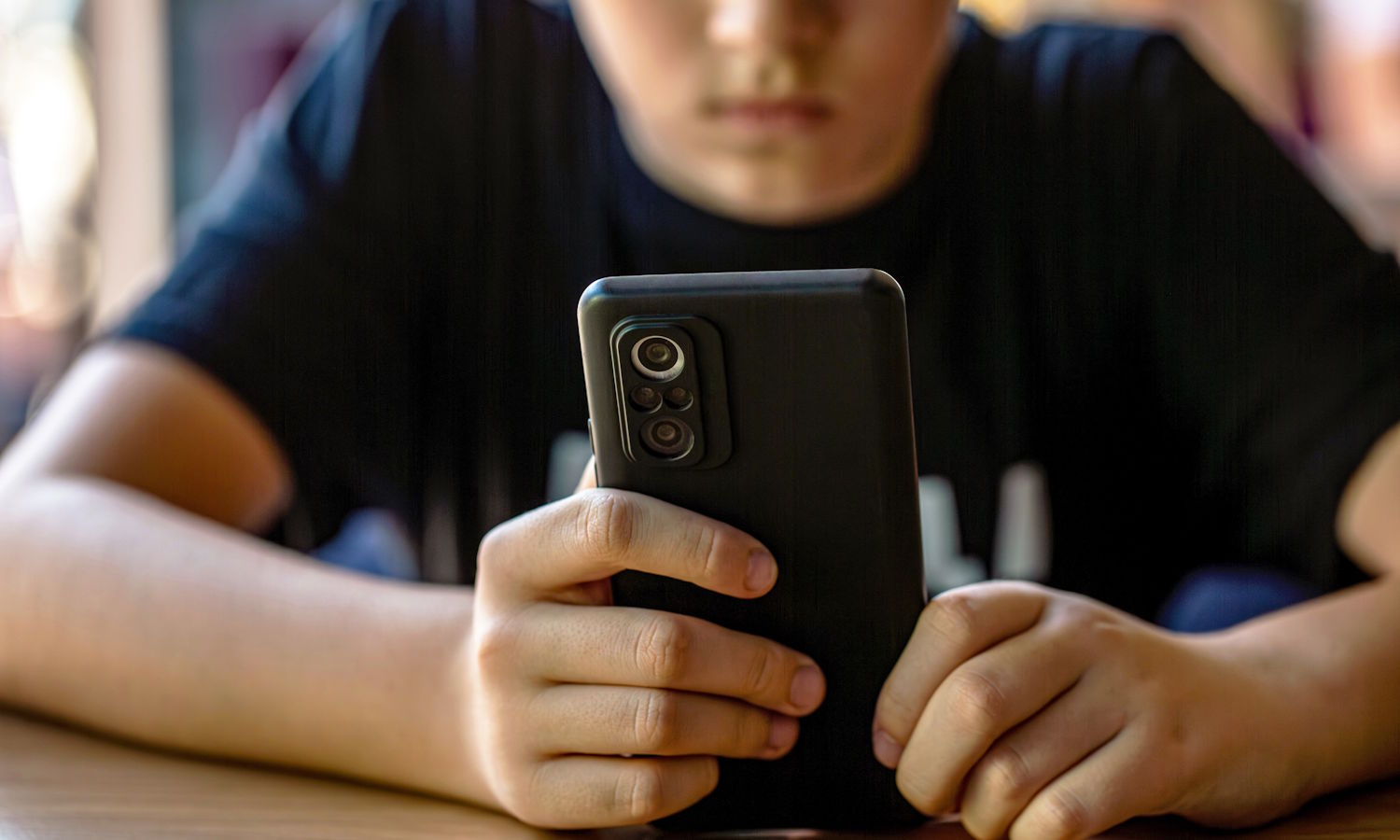 Po co Polakom paracetamol i smartfon? Odpowiedź szokuje