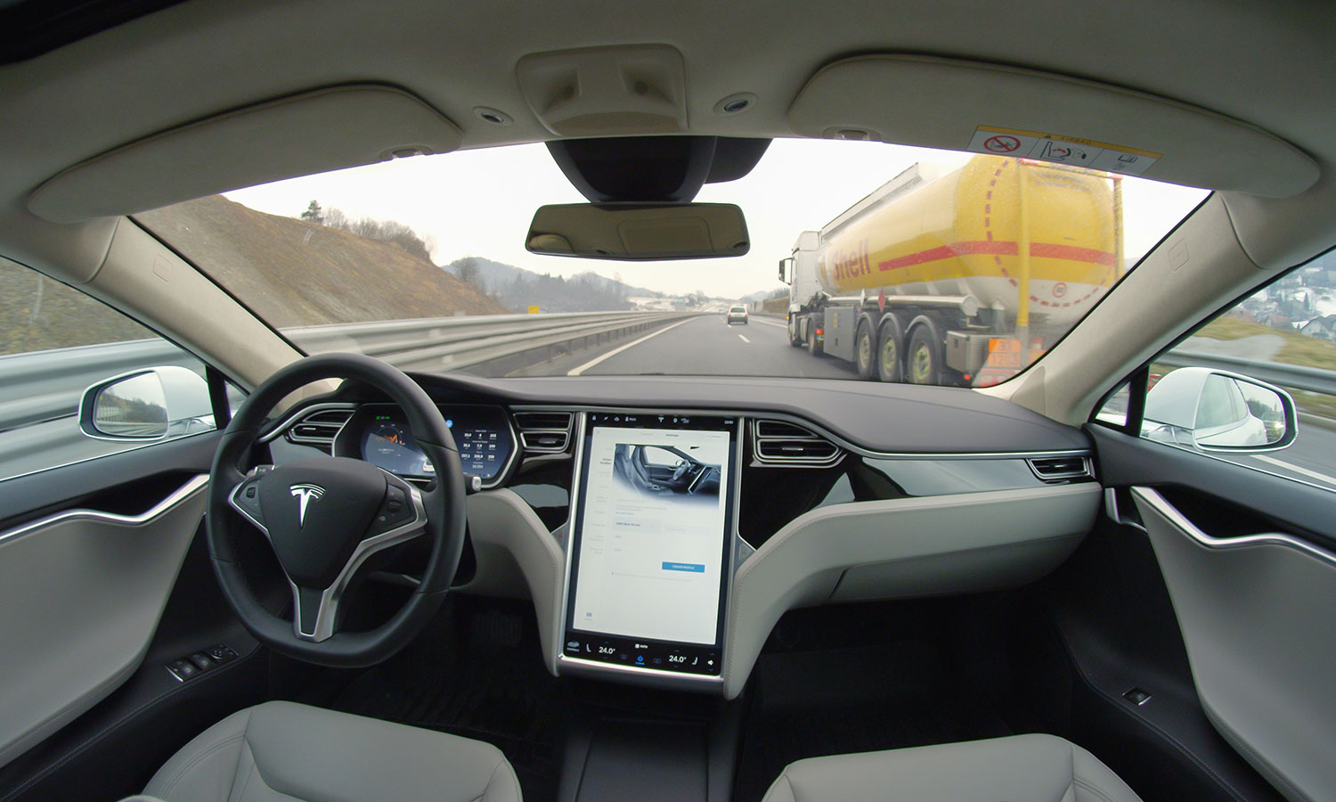 Tesla z trybem "Mad Max". Kolejny kontrowersyjny pomysł Muska