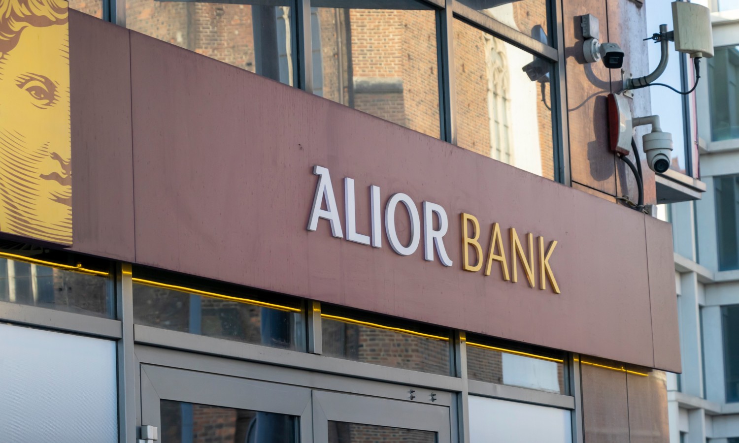 Alior Bank rusza z rewolucją. Na stole leży 4200 zł