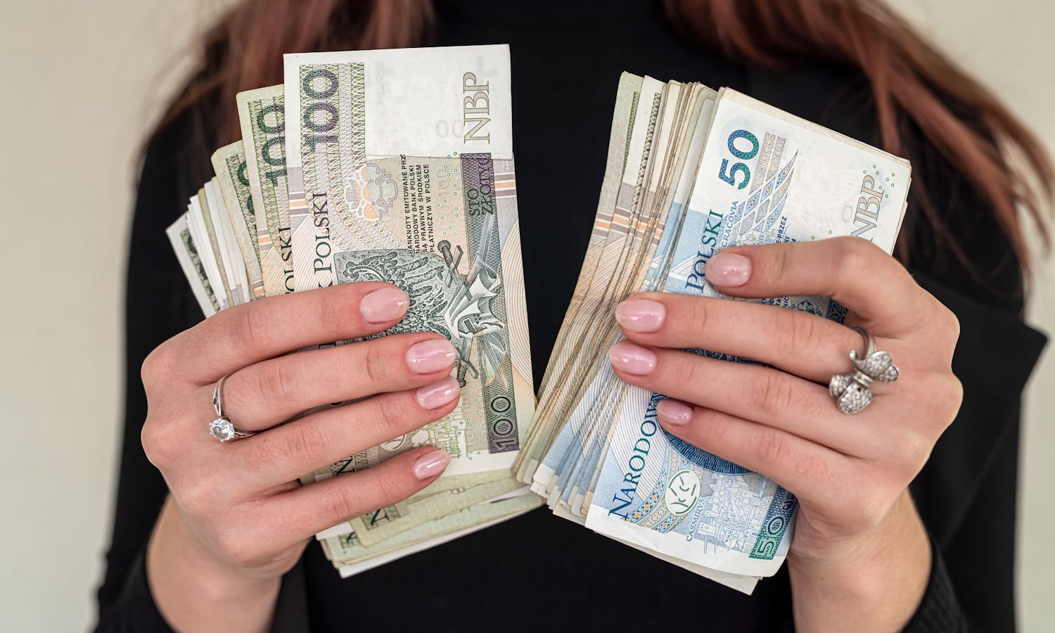 Polacy nie zrobią większych zakupów za gotówkę. Termin się zbliża