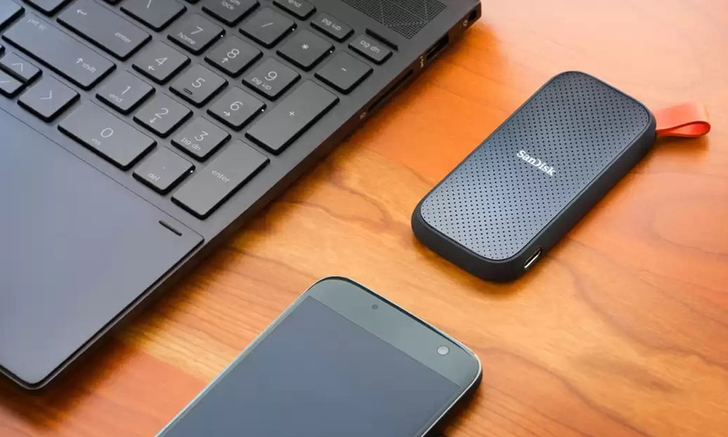 Miniaturowy, przenośny SSD 2 TB kupisz za jedyne 479 zł