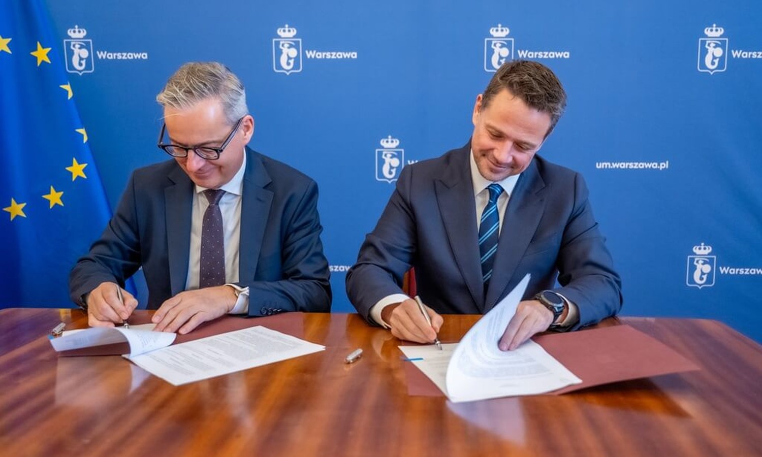 Koniec z kolejkami w urzędzie. Warszawa wchodzi do mObywatela