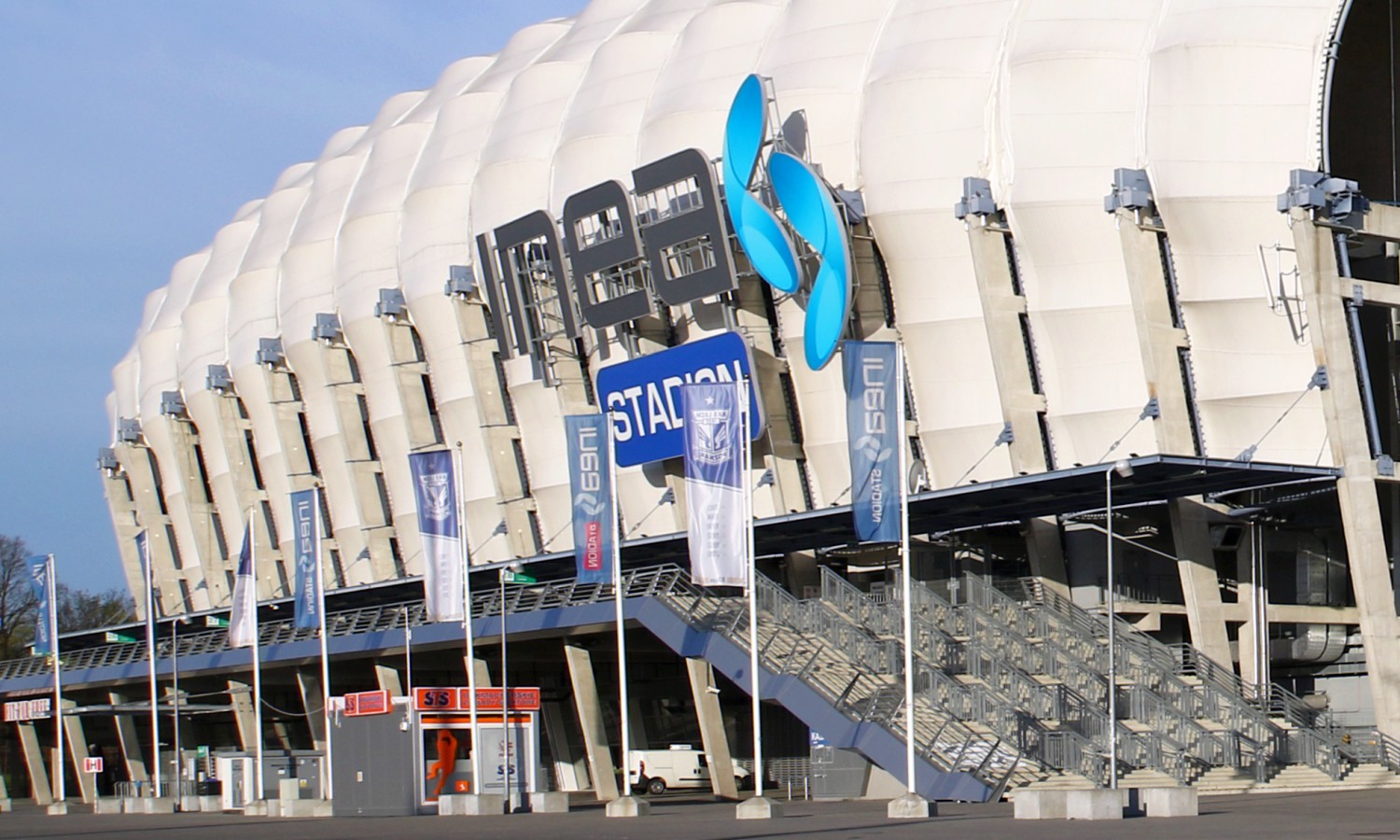 Światłowodowy gigant na sprzedaż. Cena? Miliard dolarów
