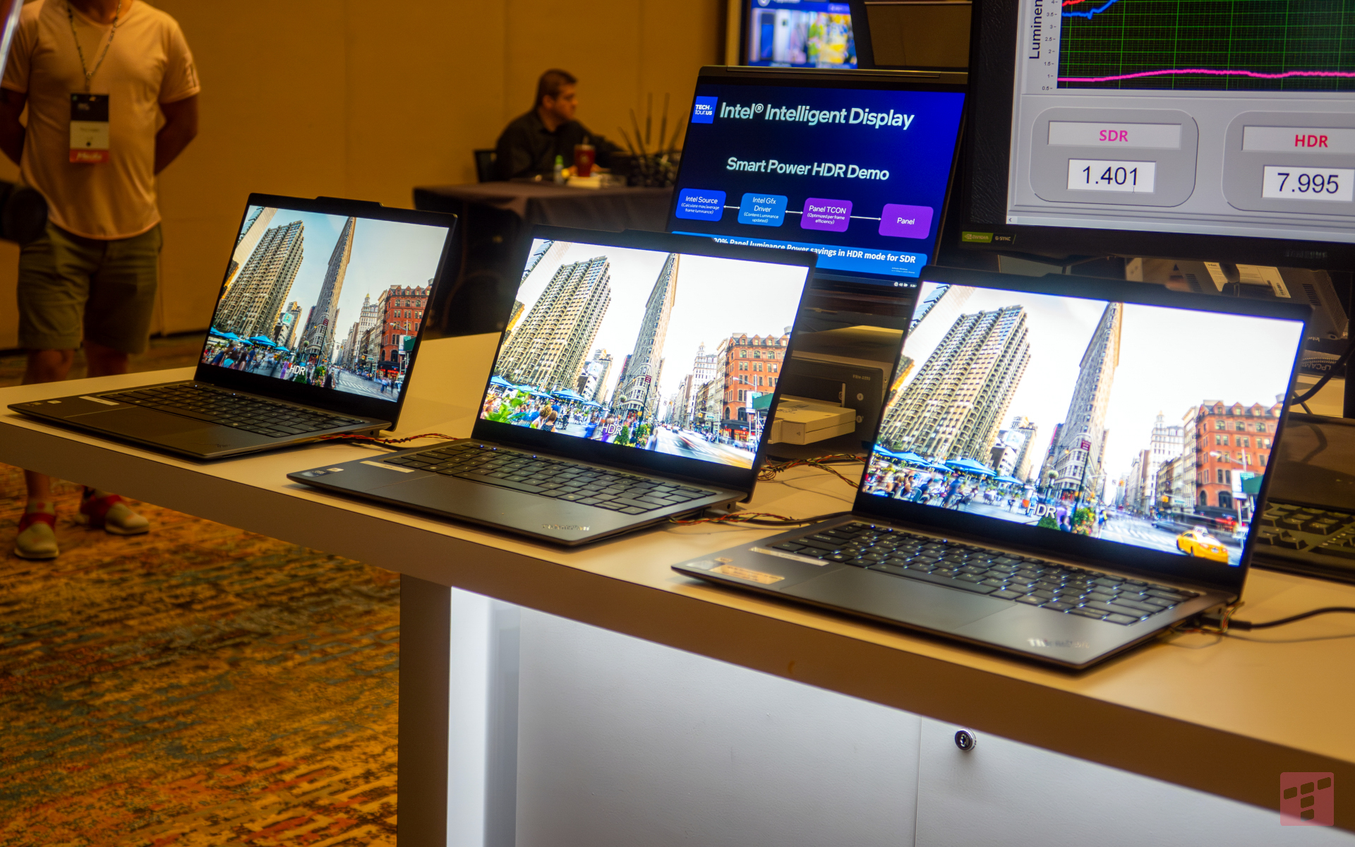 Laptopy zyskają dłuższy czas pracy. Wszystko dzięki BOE i Intelowi