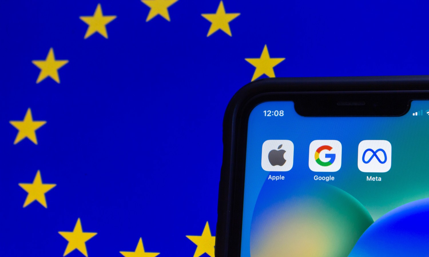 Koniec tajemnic Facebooka i Google? UE dobiera się do danych gigantów