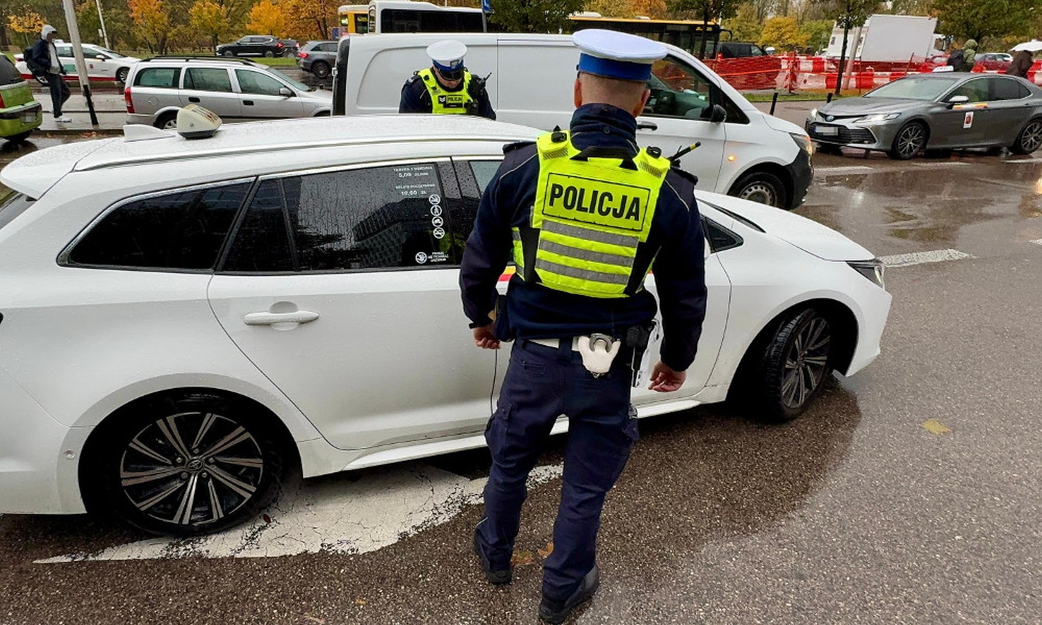 Wielka łapanka "na apkę" w Warszawie. Szokujące wyniki policji