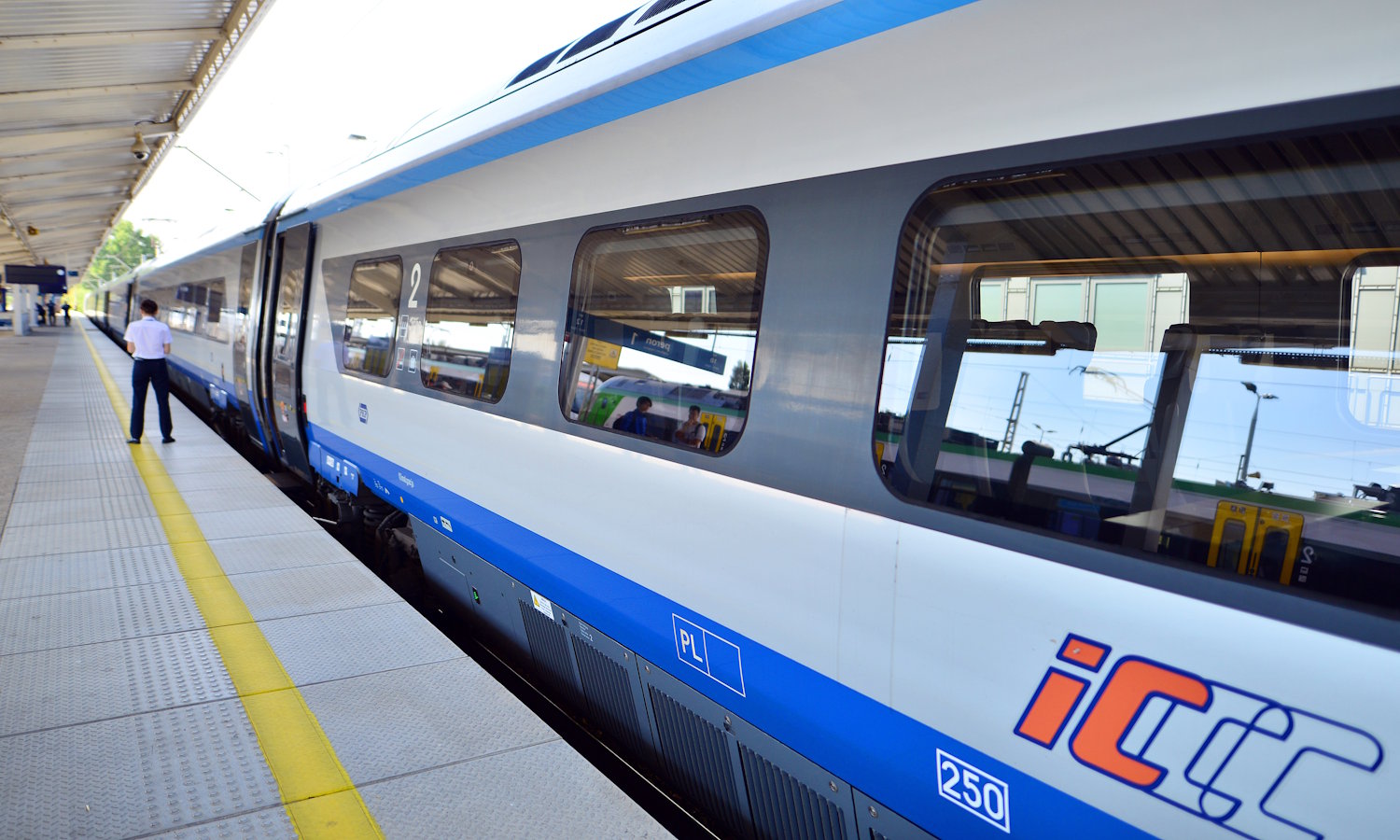 Cała Europa na jednym bilecie. Unia chce rewolucji