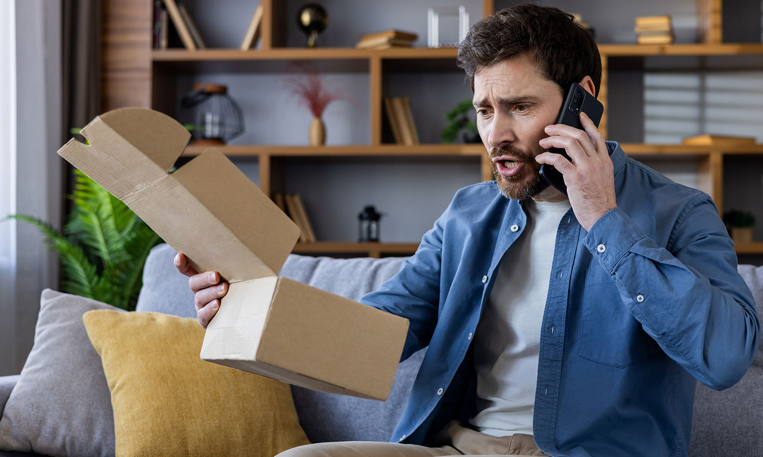 Kurierzy alarmują: "dostarczamy paczki ze śmieciami zamiast iPhone'ów"