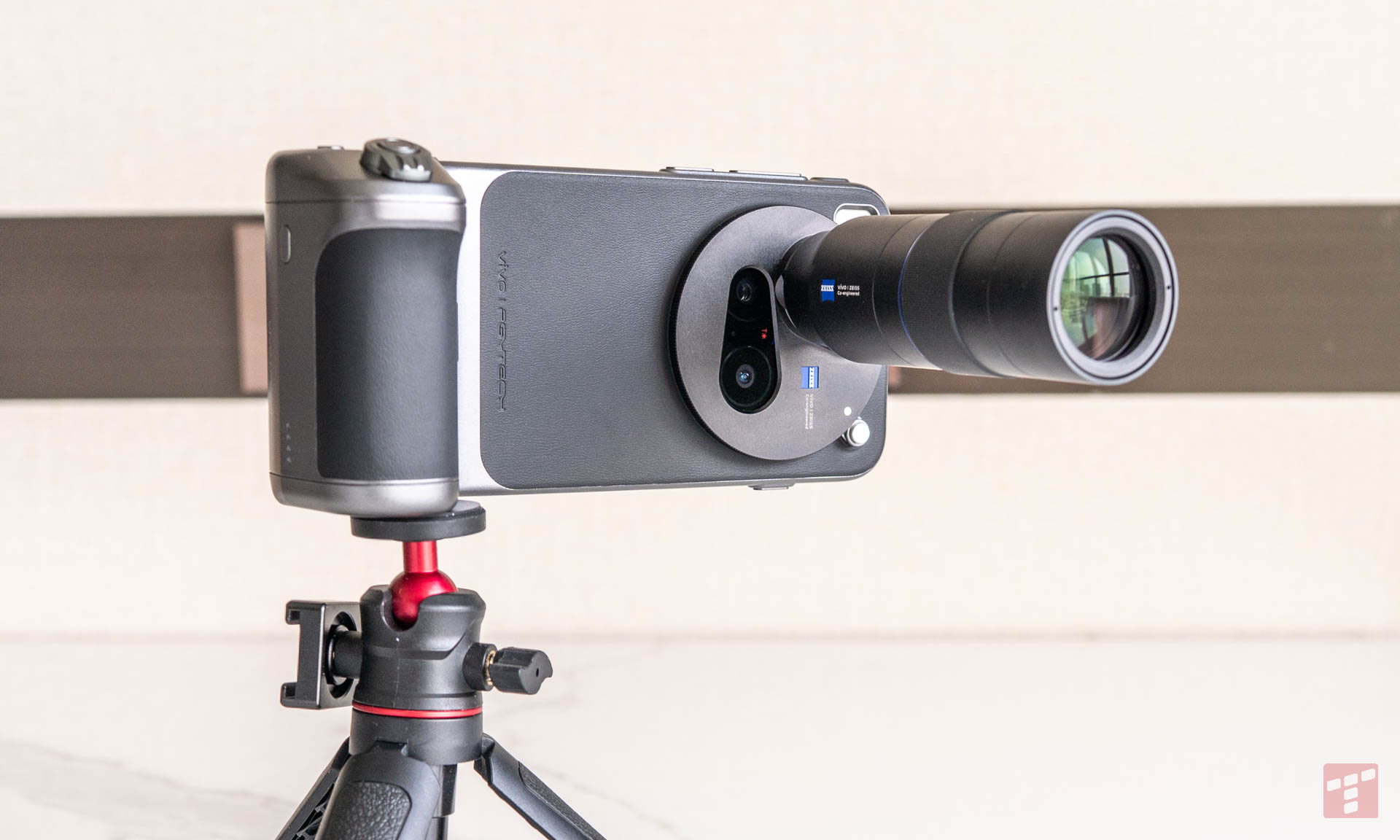 Rekord Vivo. Polacy oszaleli na punkcie X300