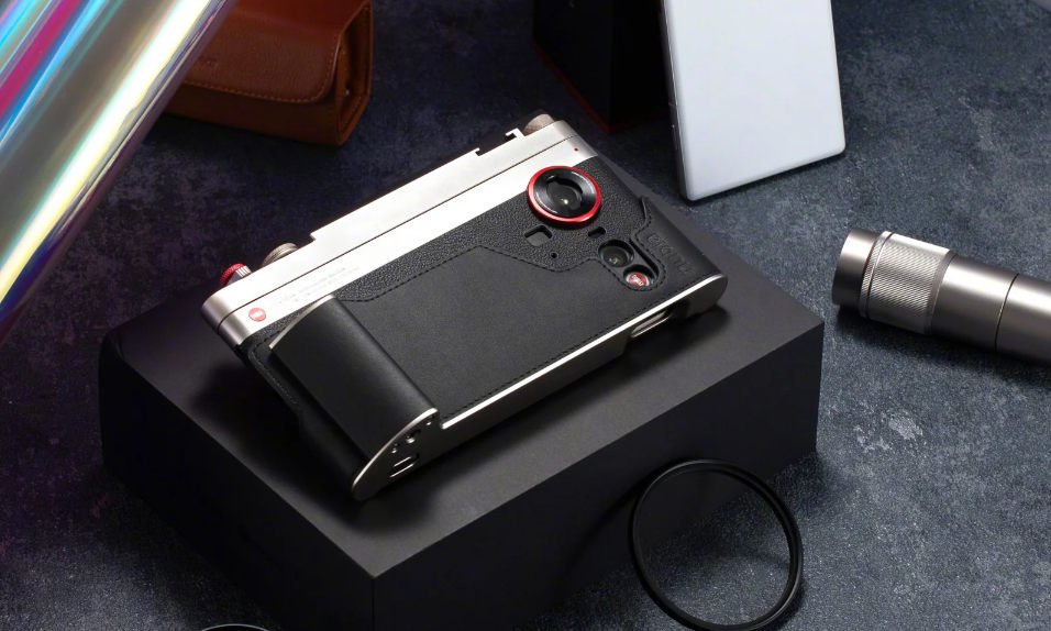 bestia do gier i fotografii. Już w Europie