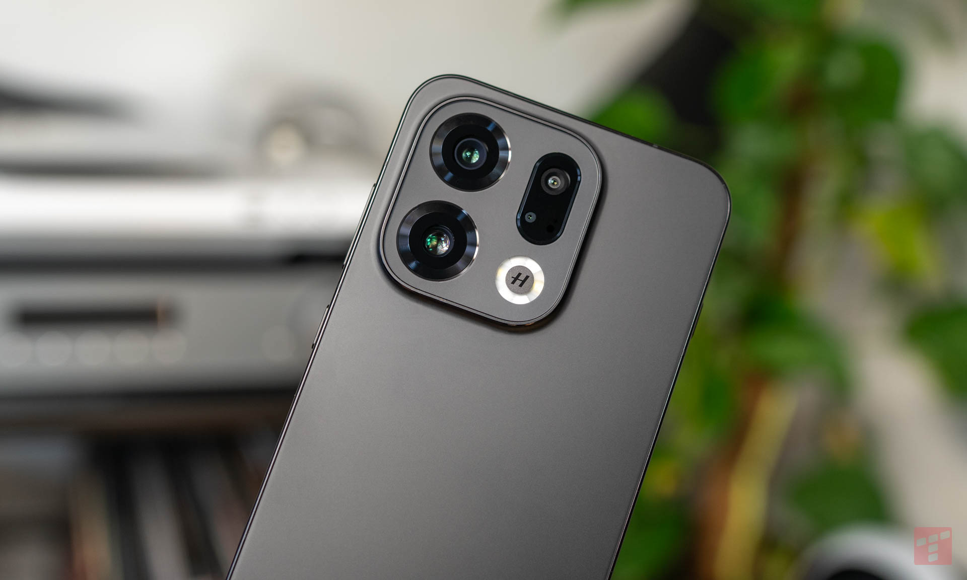 Test Oppo Find X9. Długodystansowiec z fotograficznym zacięciem