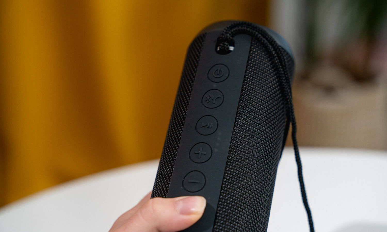 To nie jest zwykły głośnik Bluetooth. Może działać jako samodzielny sprzęt