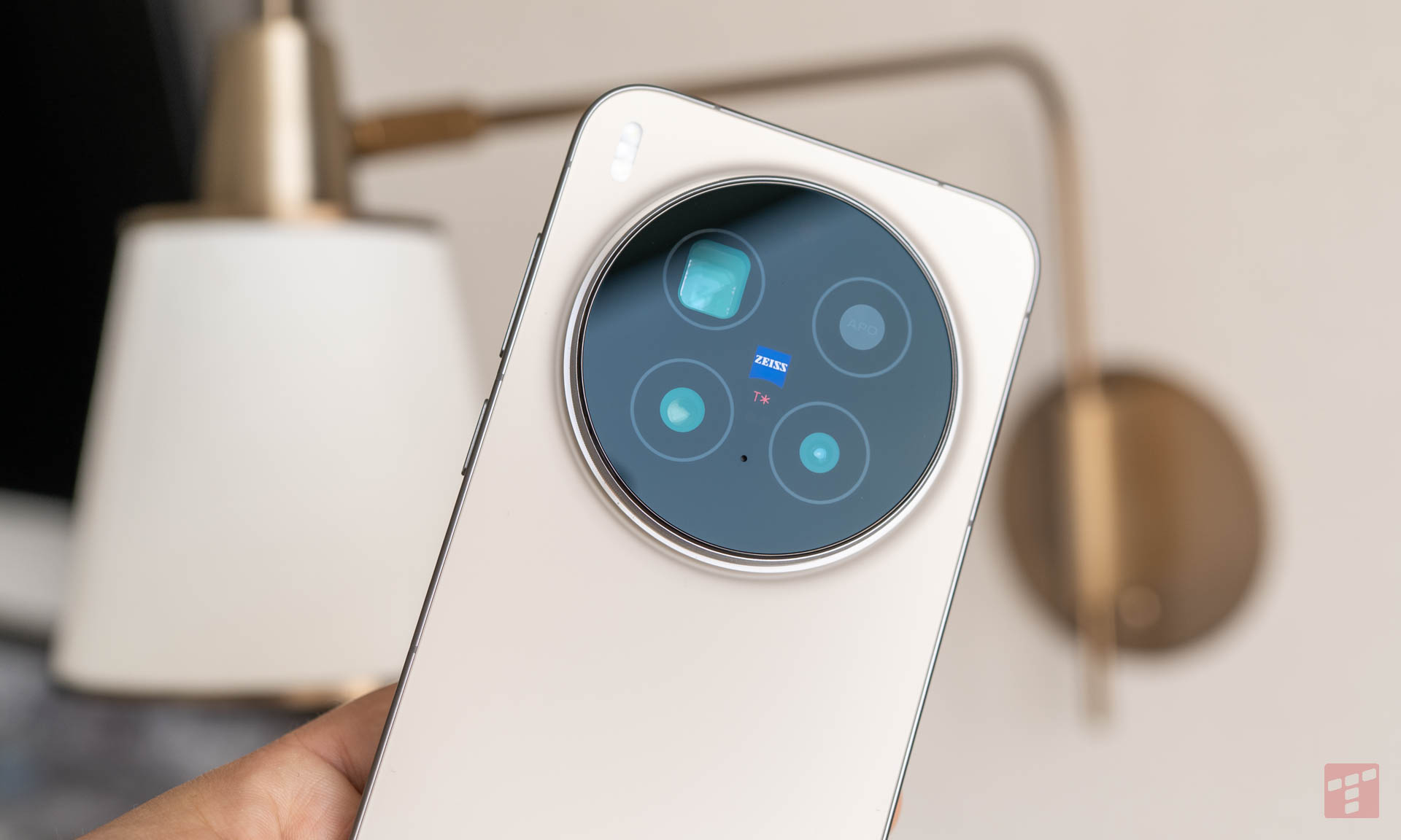 iPhone 17 Pro Max vs Vivo X300 Pro. Kto wygra?