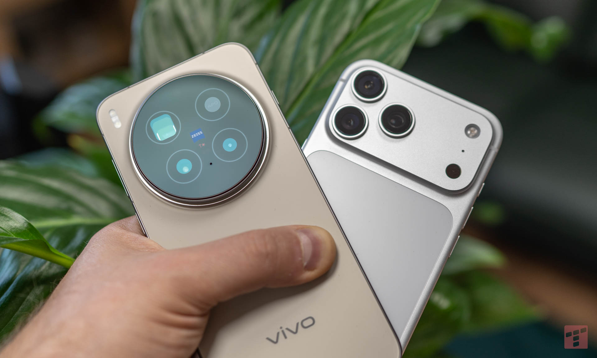 Bitwa Tytanów: iPhone 17 Pro Max vs Vivo X300 Pro. Kto wygra?