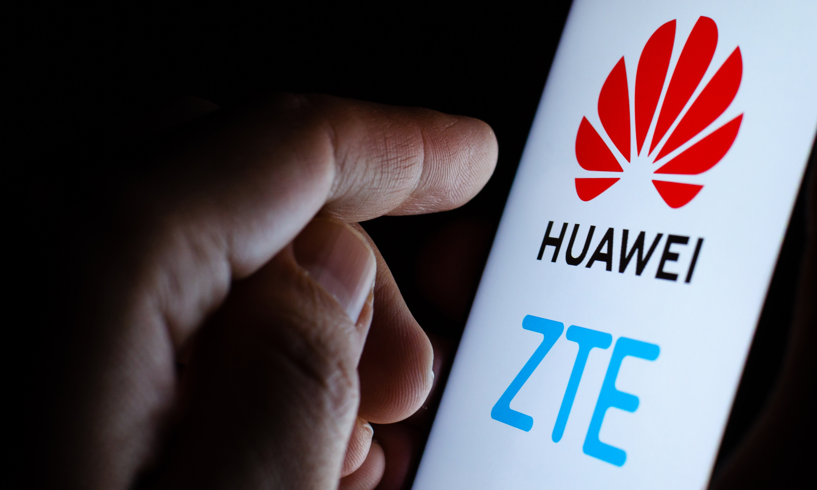 Unia chce zakazu Huawei i ZTE. Bruksela szykuje nowy obowiązek
