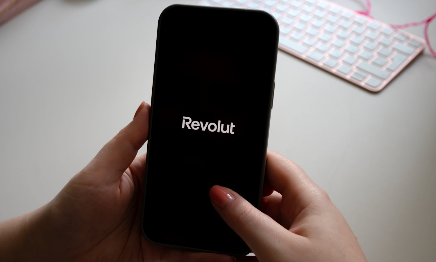 Nie ukryjesz kasy na Revolucie. Do niej też się dobiorą