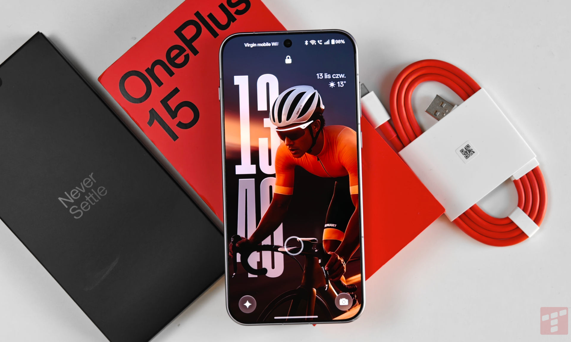 OnePlus 15 już w Polsce. Na start sprzedaży mocna promocja