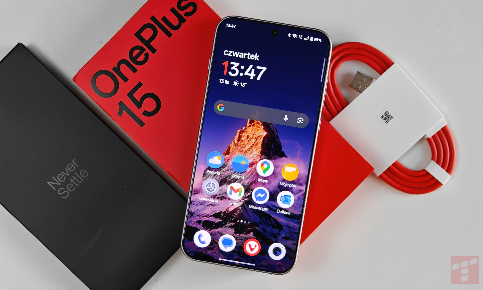 OnePlus 15 już w Polsce. Na start sprzedaży mocna promocja