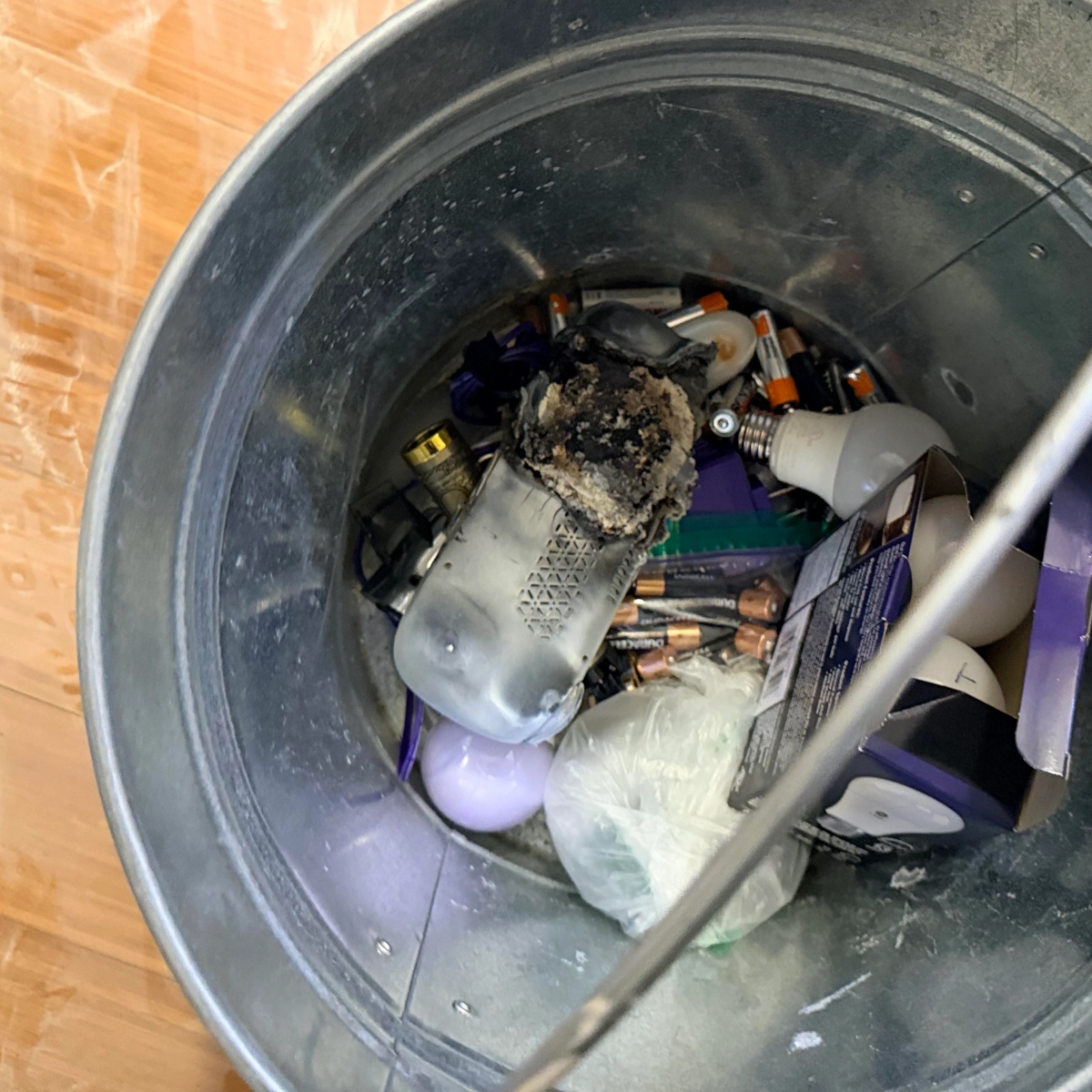 Kupił tanią konsolę z Chin. Prawie spaliła mu mieszkanie