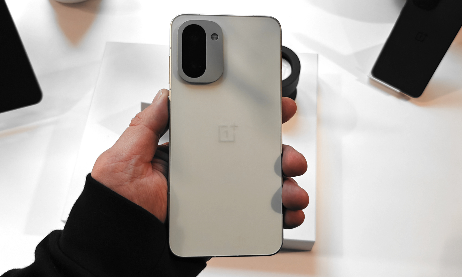 OnePlus 15R na horyzoncie. Producent zapowiada premierę