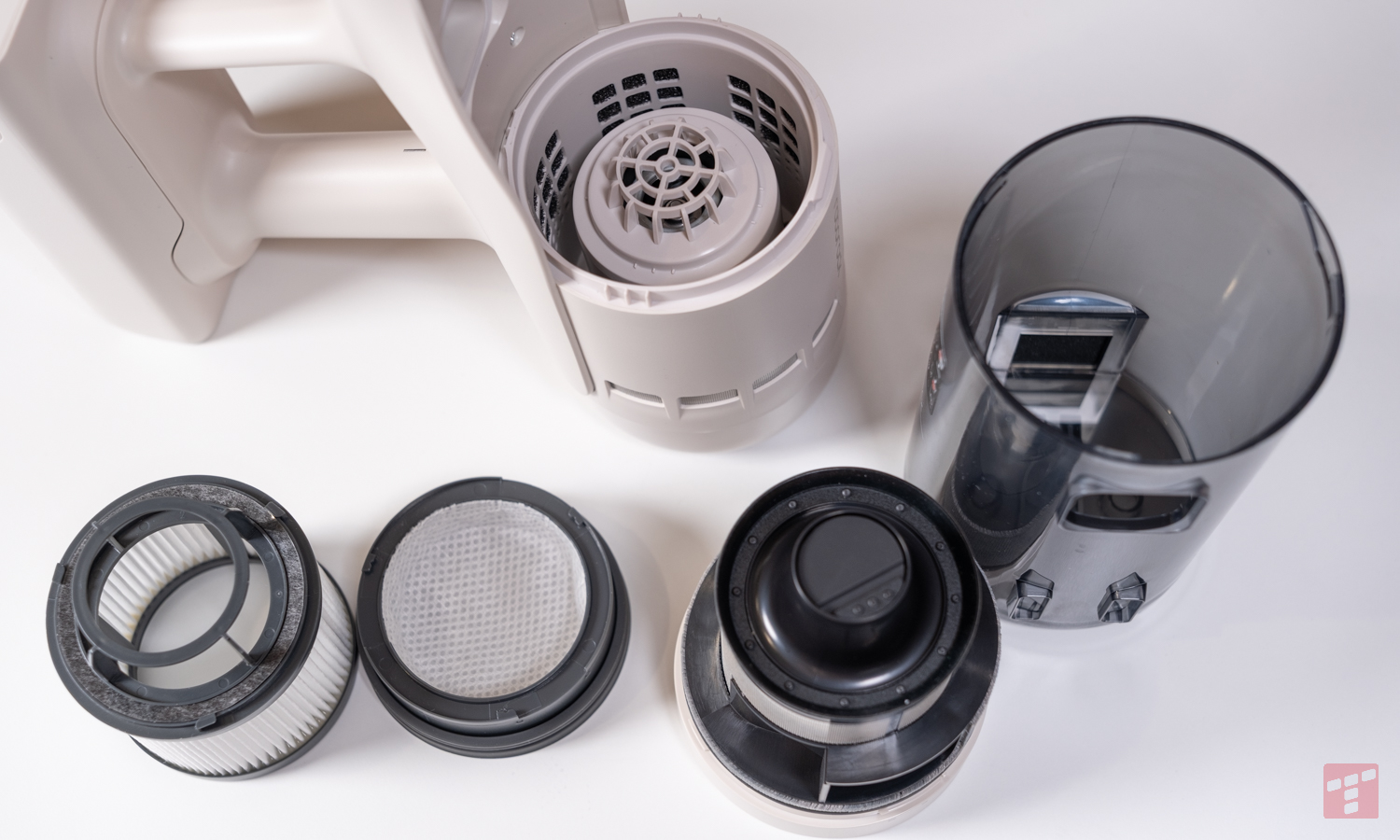 Roborock H60 Hub ma automatyczne opróżnianie przy cenie 999 zł (test)