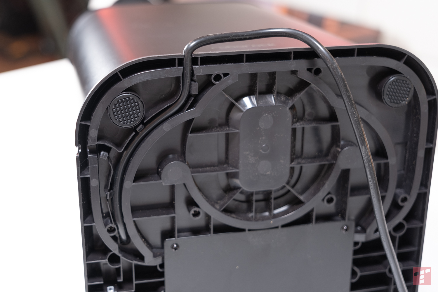 Roborock H60 Hub ma automatyczne opróżnianie przy cenie 999 zł (test)