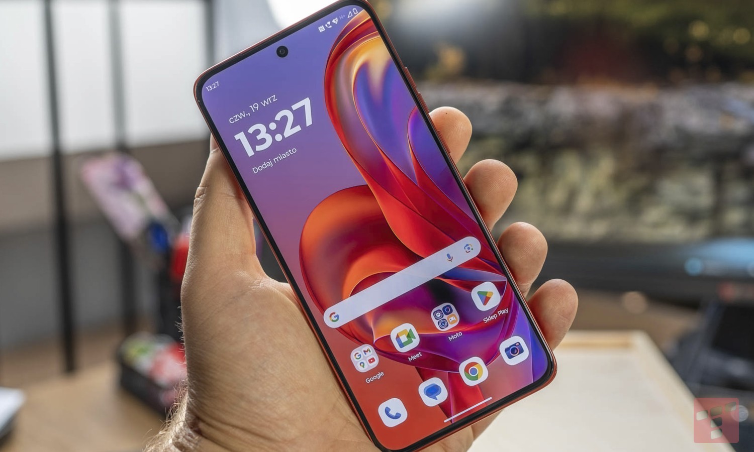 Odcięli Polaków od pieniędzy. Wystarczyła aktualizacja telefonu