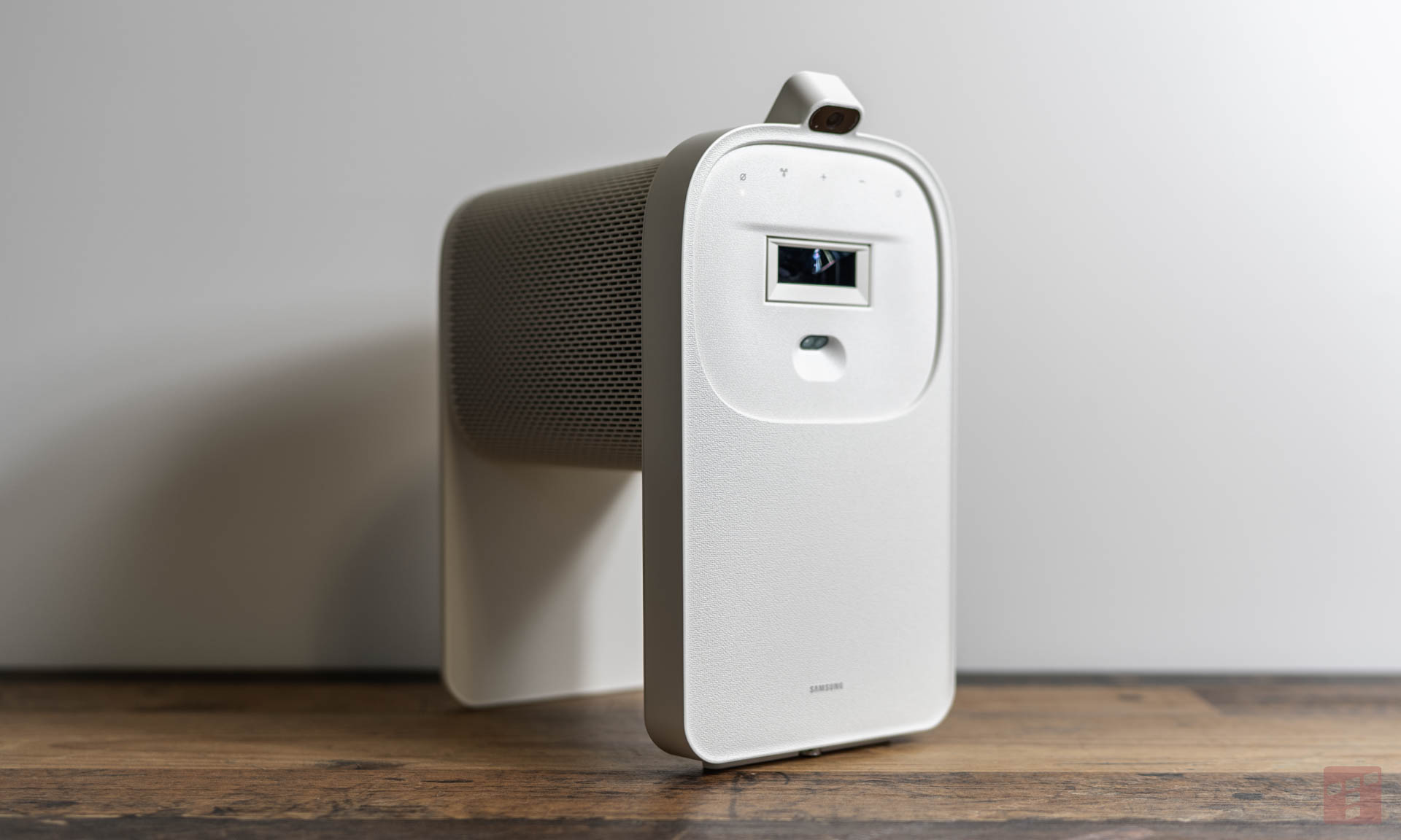 The Premiere 5 wygląda niepozornie, a czyni cuda. Samsung ma asa w rękawie (test)