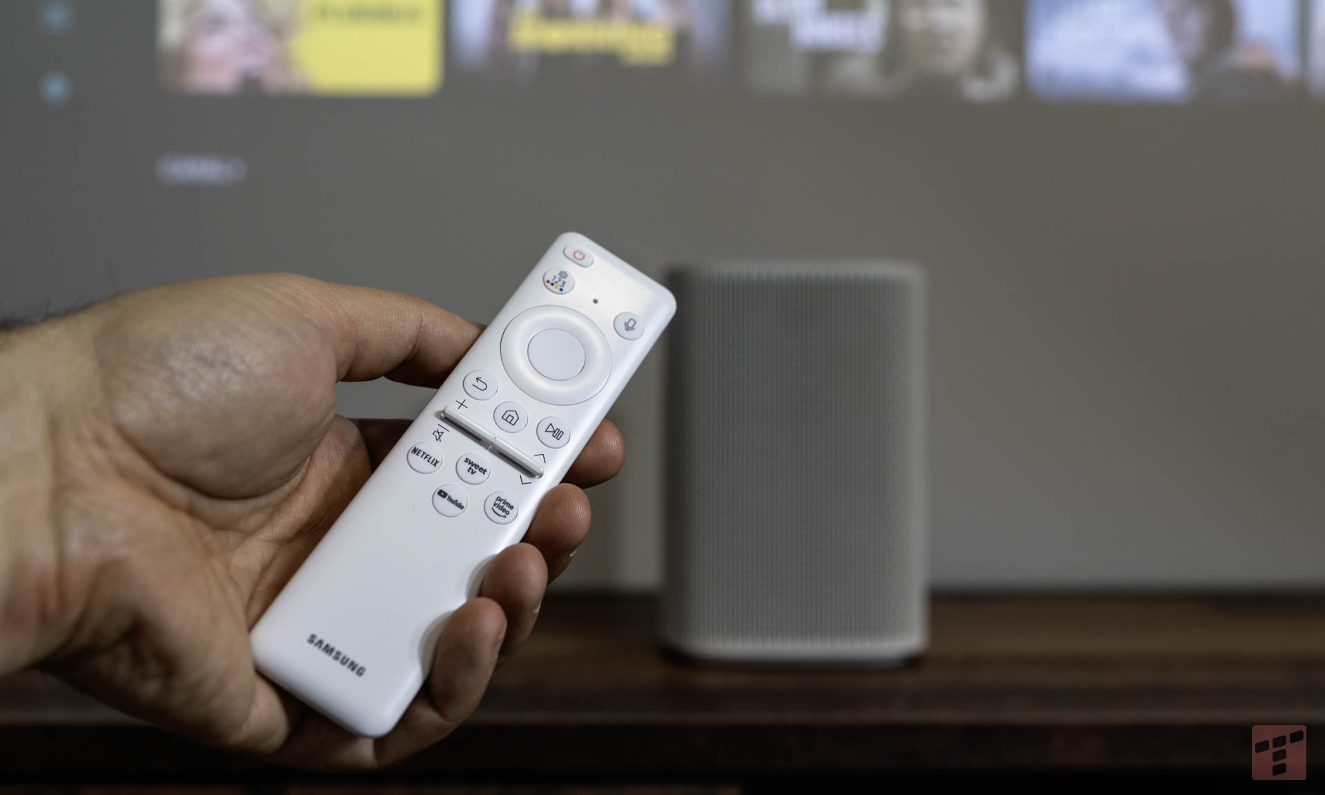 The Premiere 5 wygląda niepozornie, a czyni cuda. Samsung ma asa w rękawie (test)