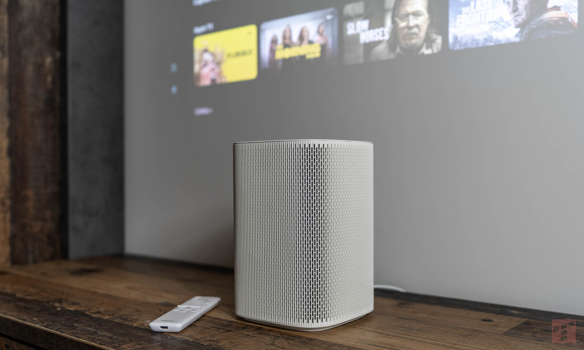 The Premiere 5 wygląda niepozornie, a czyni cuda. Samsung ma asa w rękawie (test)