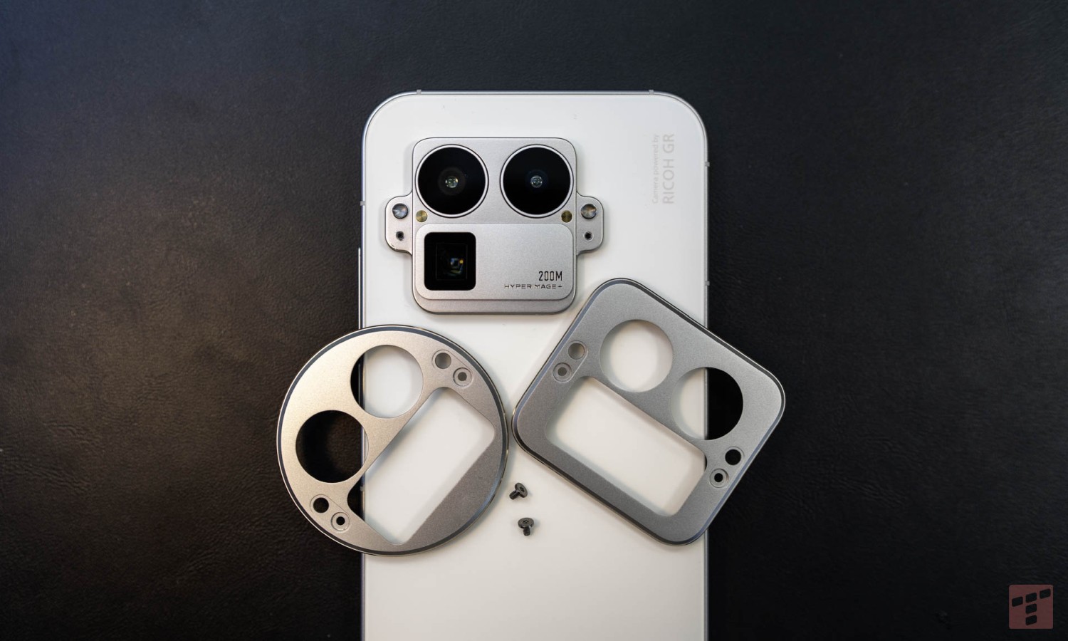 Cebula czy pieróg? Realme 8 Pro wygrał Internet tymi pleckami