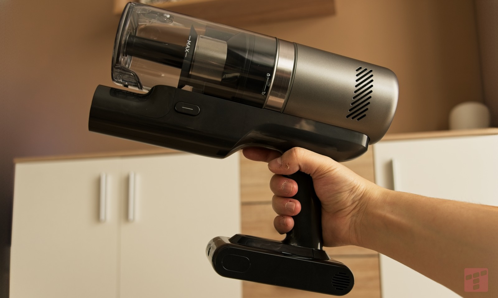 Ten odkurzacz jest mały, lekki i tani – gdzie haczyk? Test MOVA I10