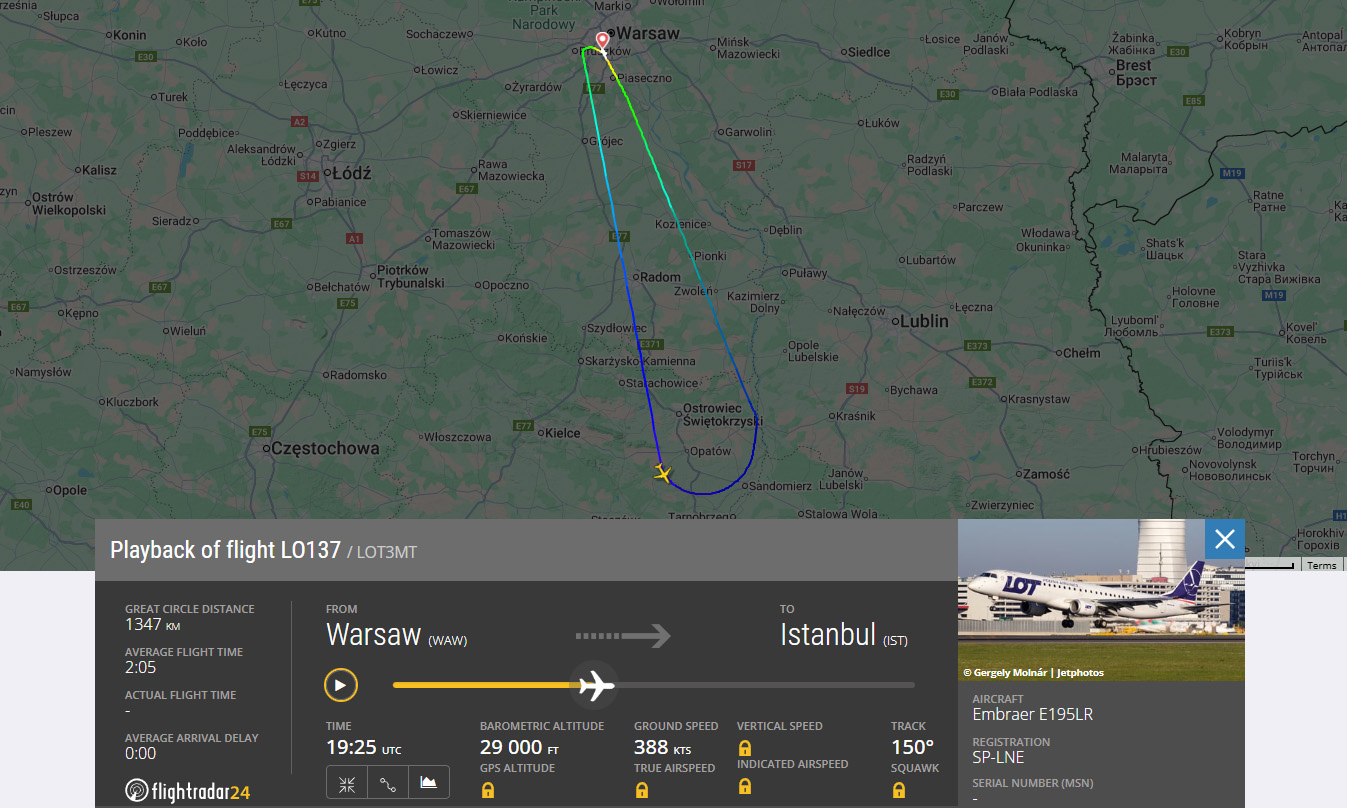 Telefon stanął w płomieniach. Samolot musiał wrócić do Warszawy