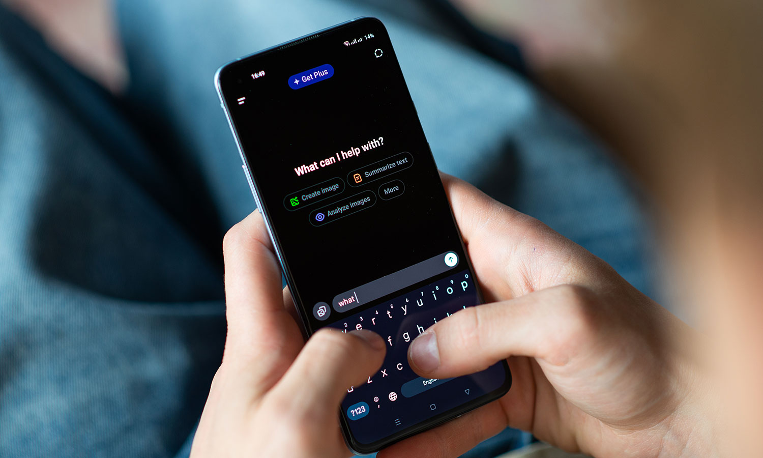 Tego typu rozmowy z ChatGPT pogarszają stan zdrowia. Raport mówi jasno