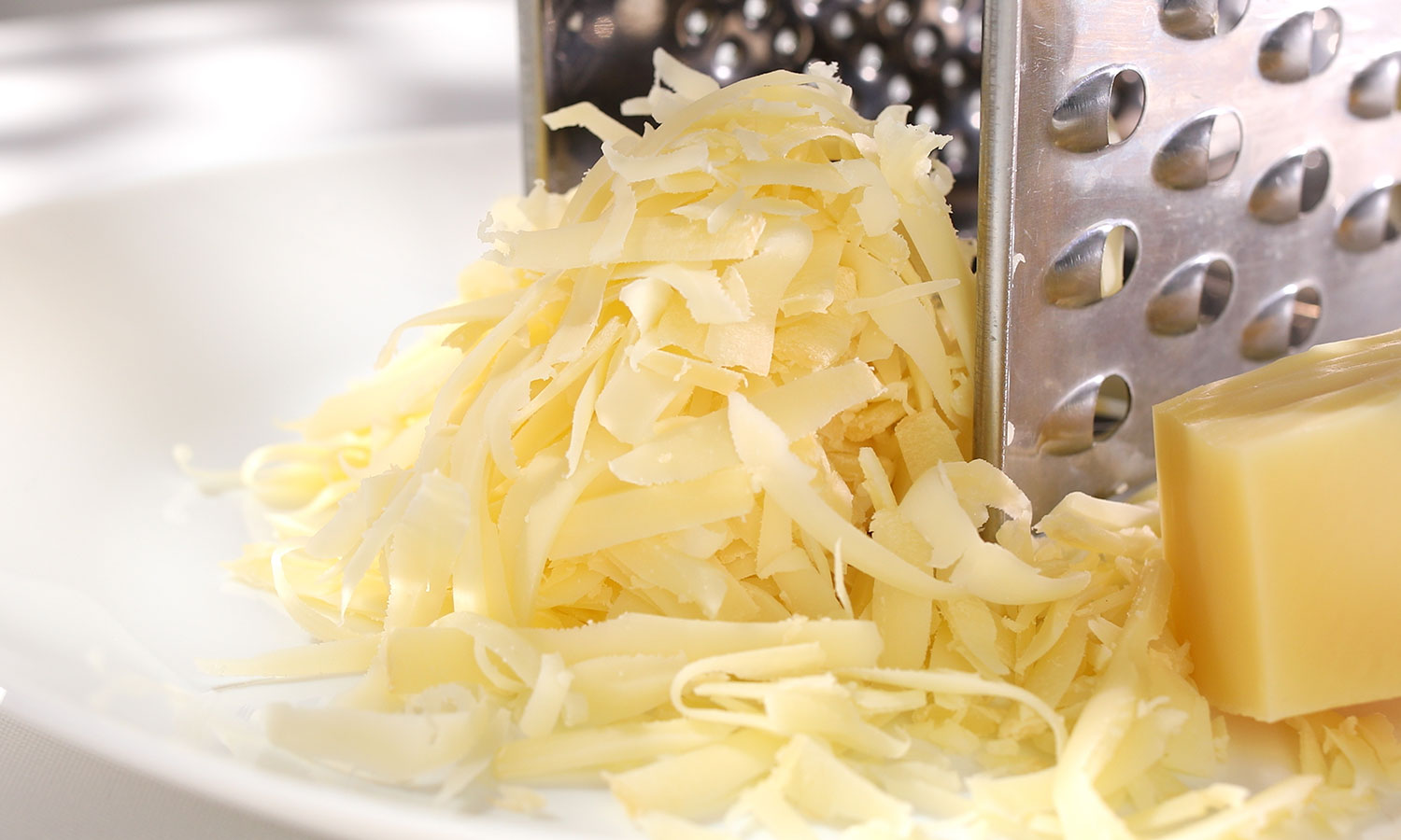 Jedzenie sera a demencja. Naukowcy wykryli zaskakującą zależność