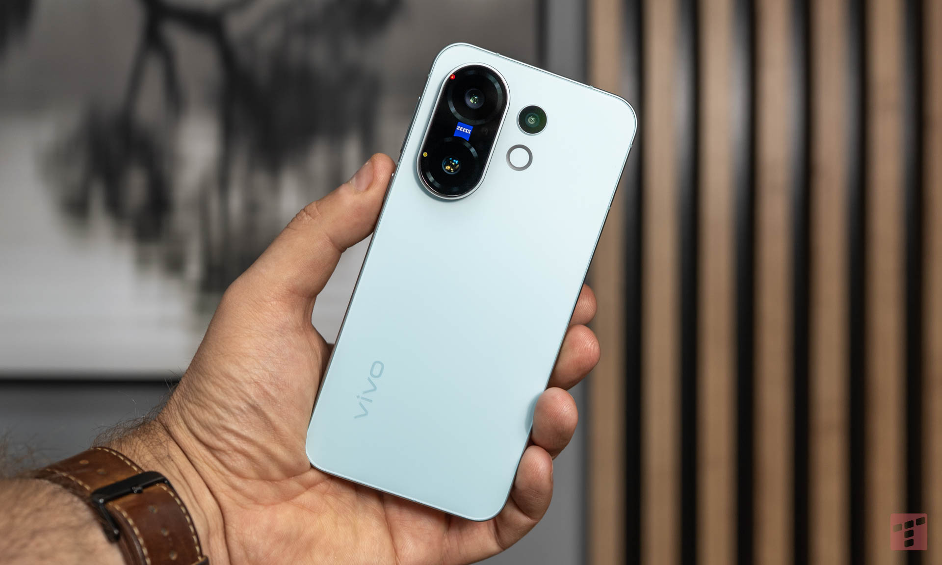 Chcesz taki telefon? Vivo tnie ceny, zyskasz choćby 550 zł