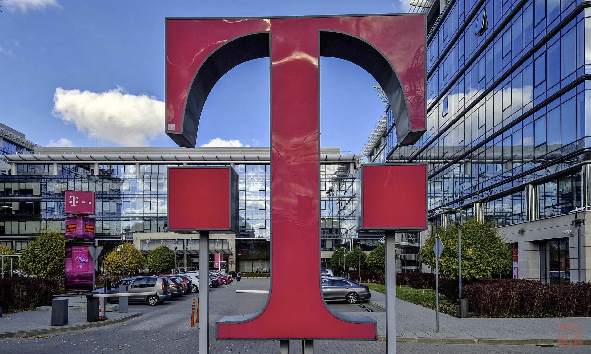 T-Mobile ramię w ramię z rządem. Cel jest jeden