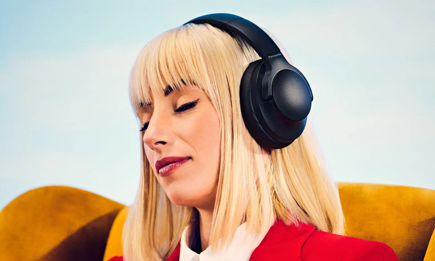 Czarna... środa w Media Expert. Słuchawki nauszne Panasonic za pół ceny