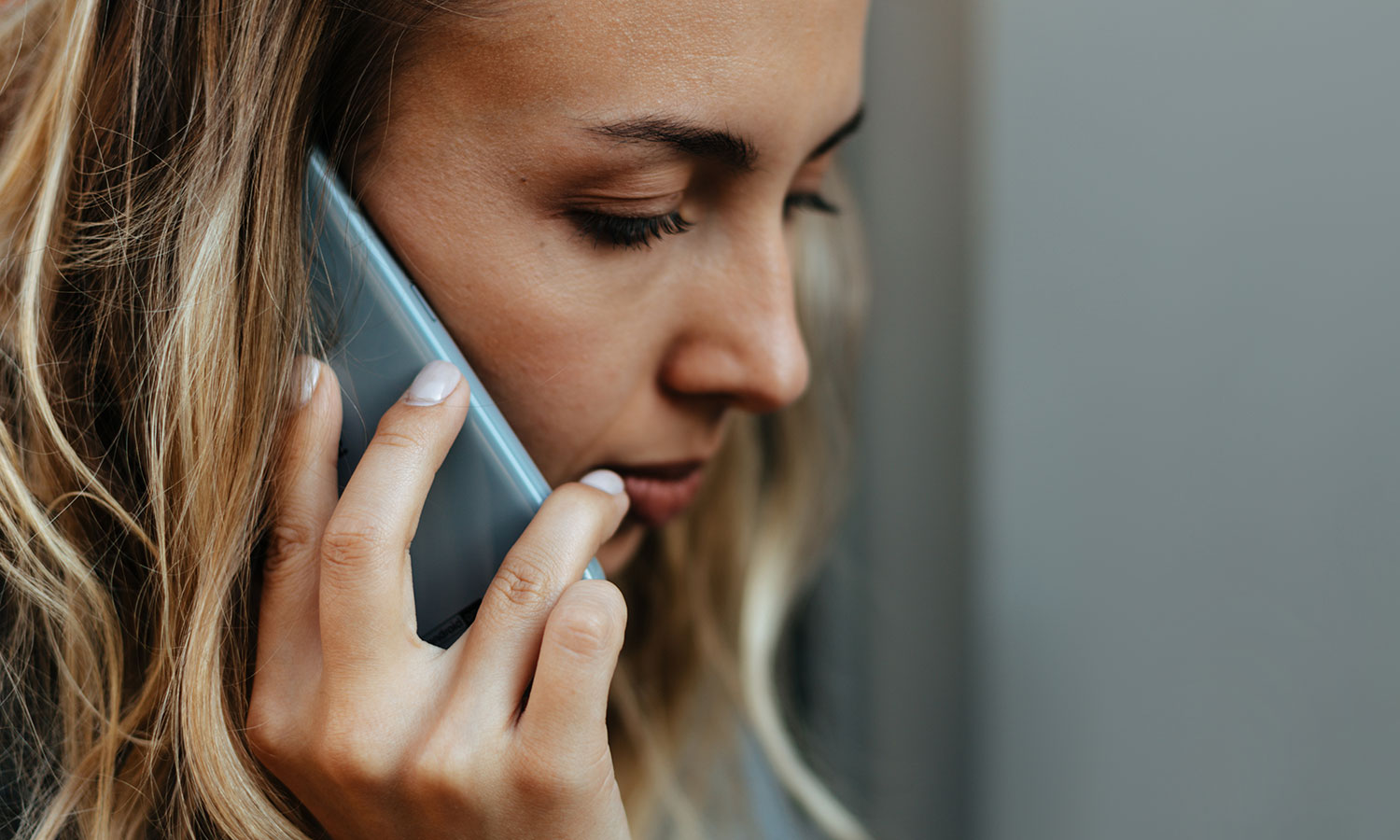 Wprowadzono ją w błąd. Nie składała wniosku, a jednak "zapłaciła"