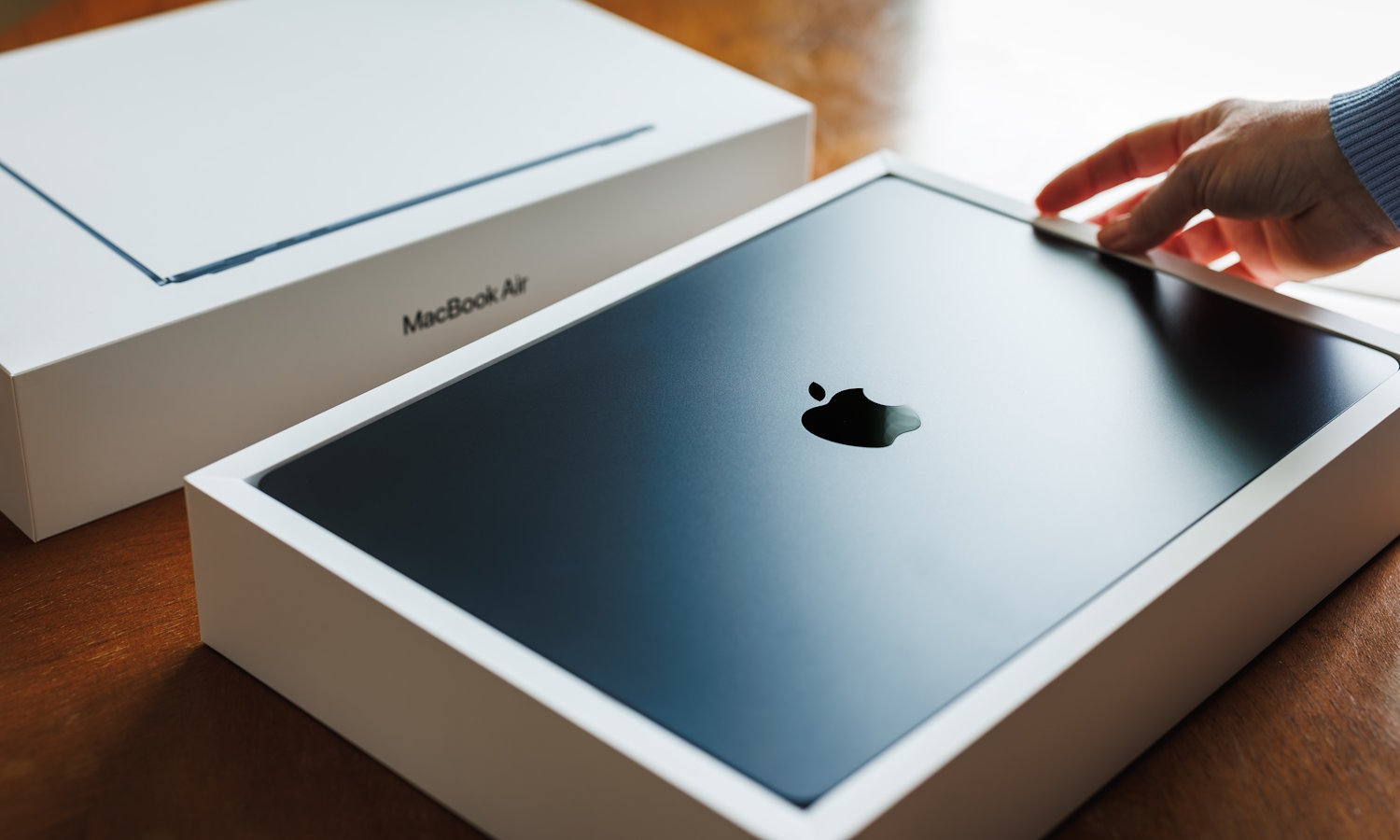 Apple romansuje z Intelem. Co to znaczy dla klientów?