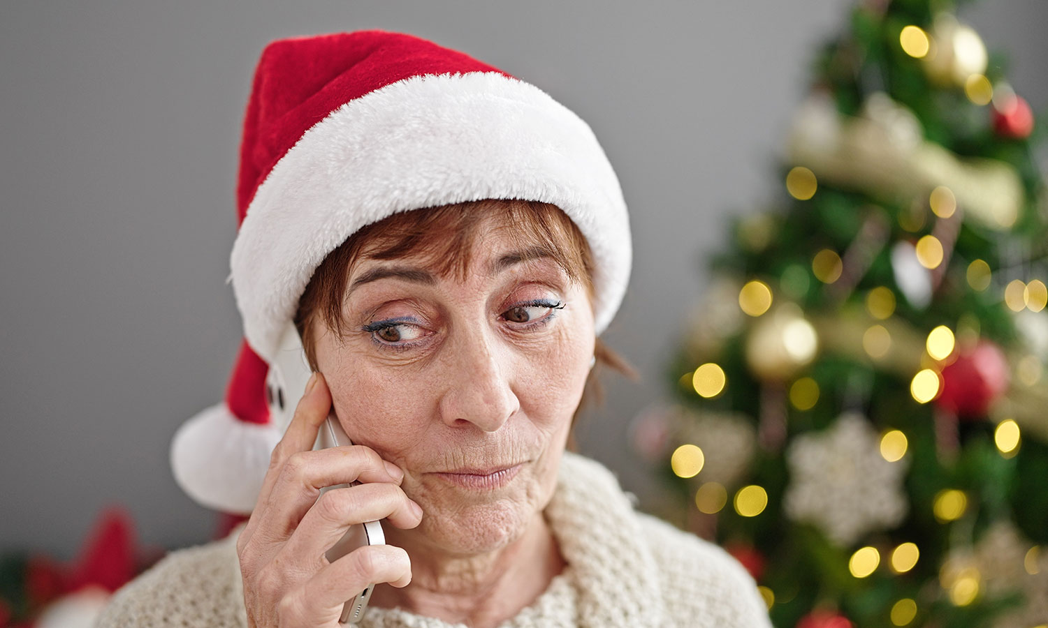 Oszuści gnębią starsze osoby. Teraz to telefon z zakładu karnego