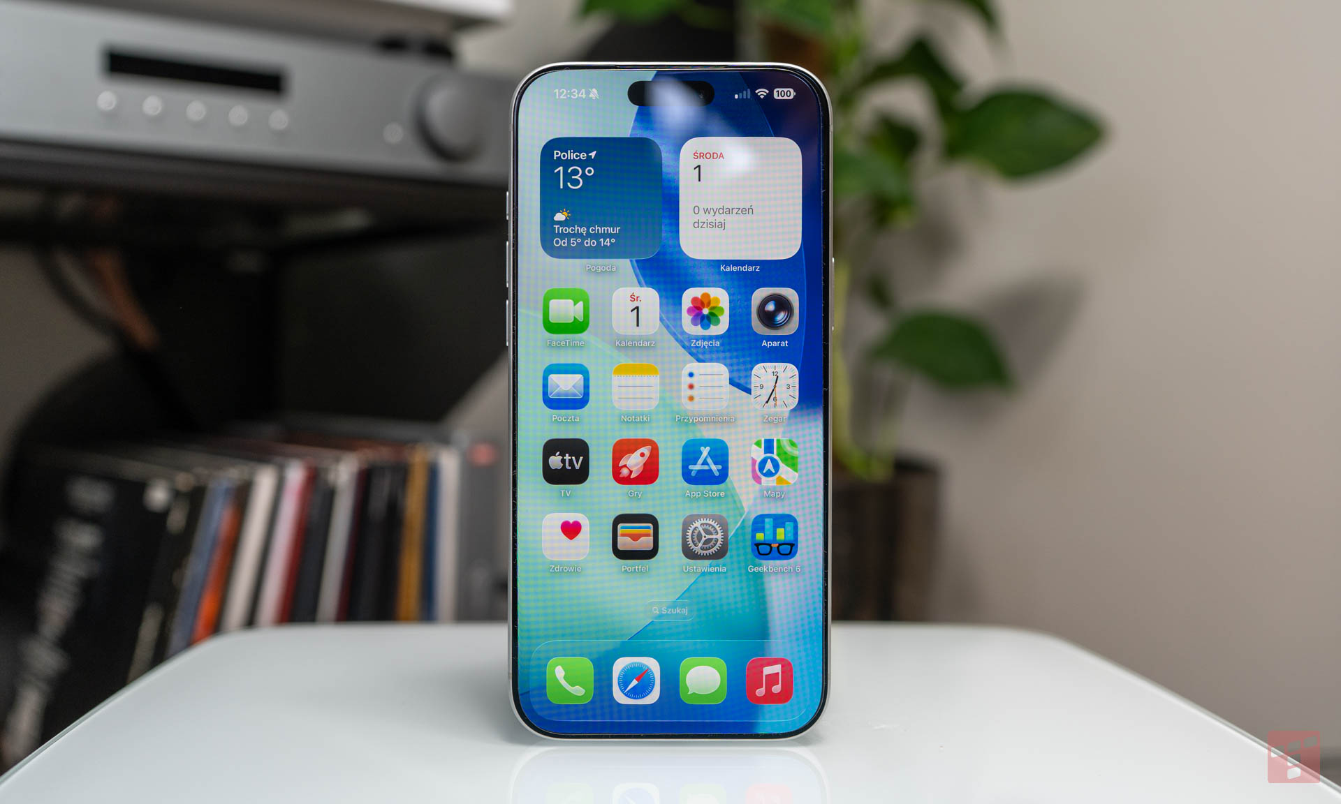 Szybki internet, nowy telefon a może sprzęty dla bliskich – co kupić na gwiazdkę?