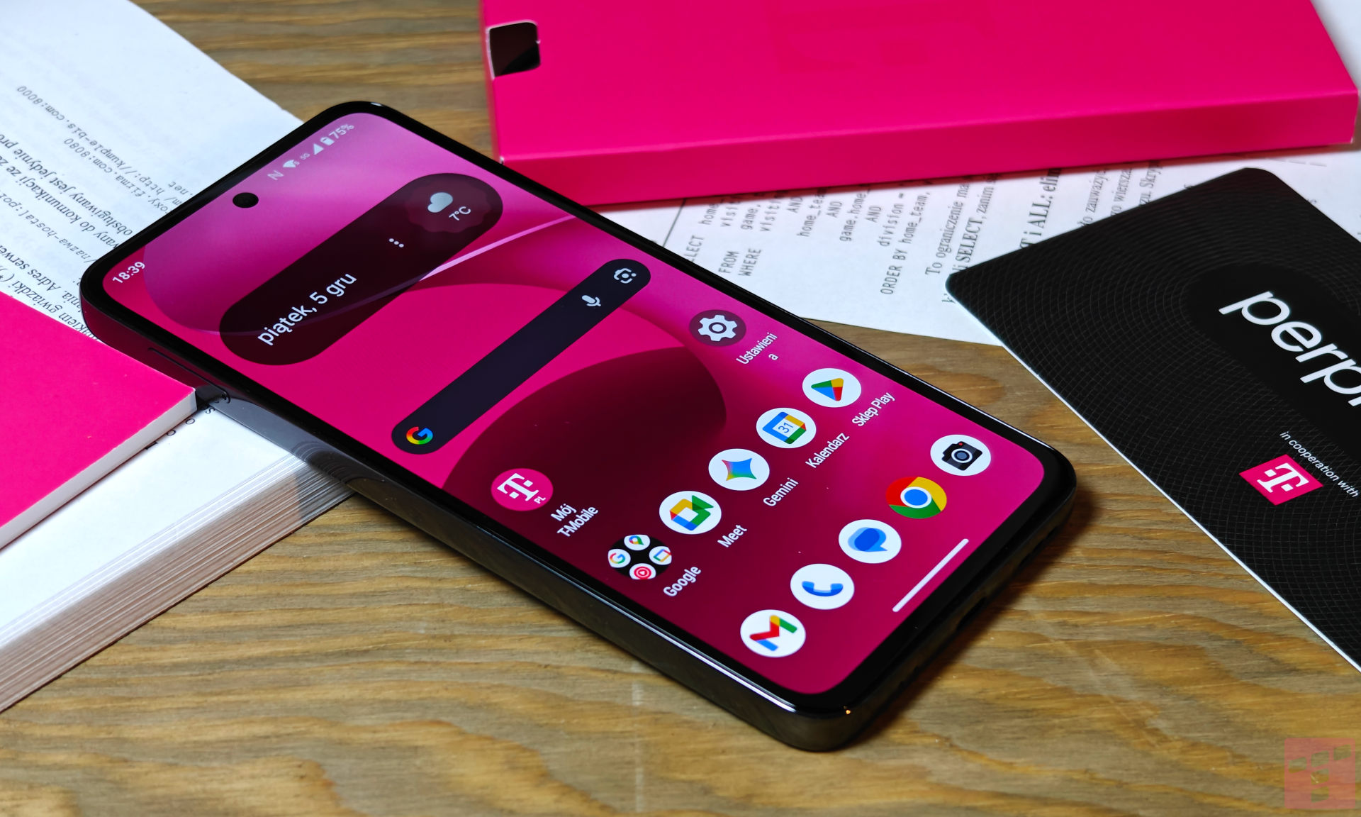 T Phone 3 Pro – test. 1449 zł za telefon, 1700 zł w gratisach