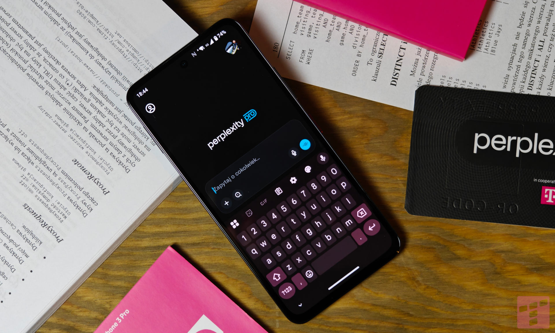 T Phone 3 Pro – test. 1449 zł za telefon, 1700 zł w gratisach