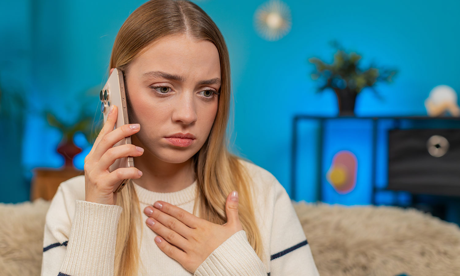 Kolejne niebezpieczne oszustwo. 24-latka zadłużyła się na 100 tysięcy