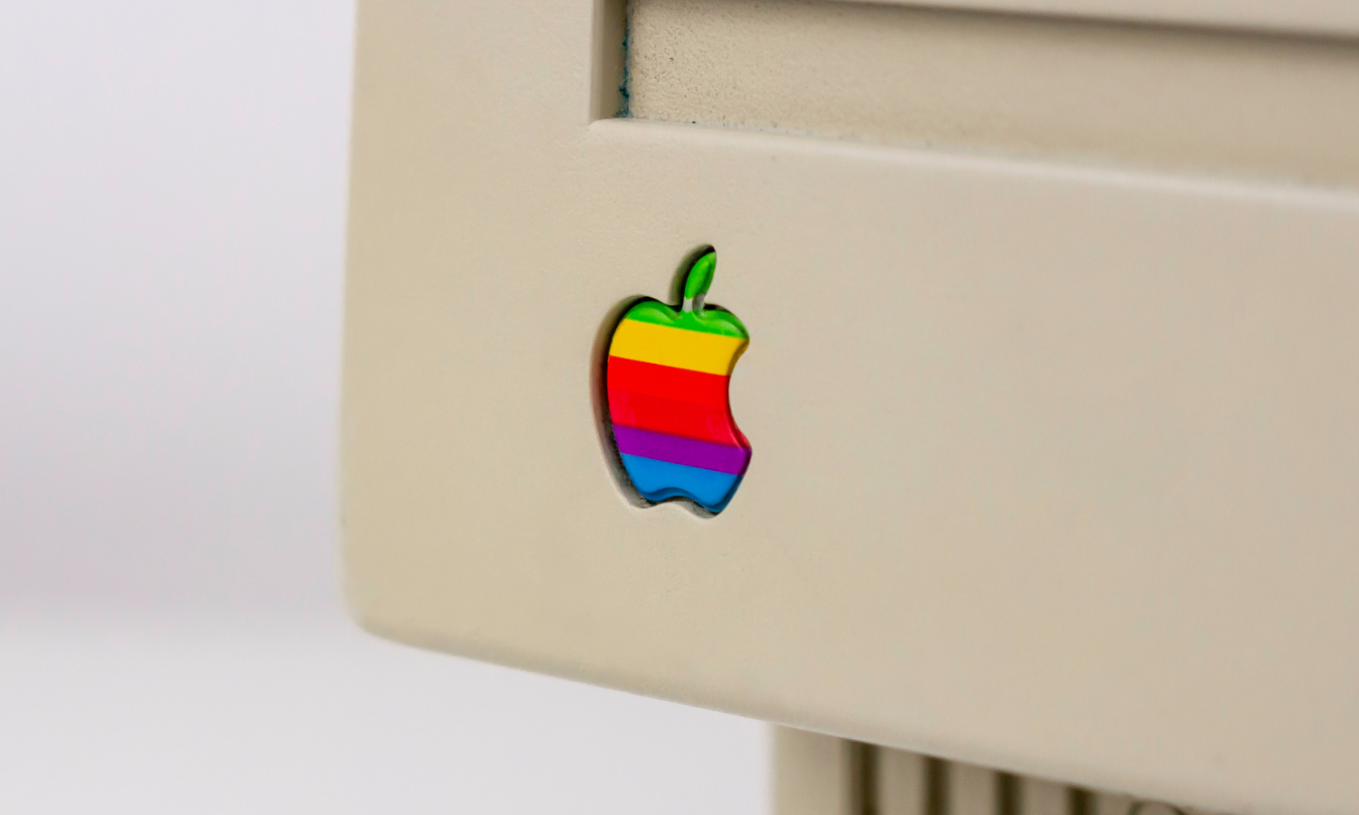 Apple powoli zamyka dział DEI. Kompetencje znów będą najważniejsze