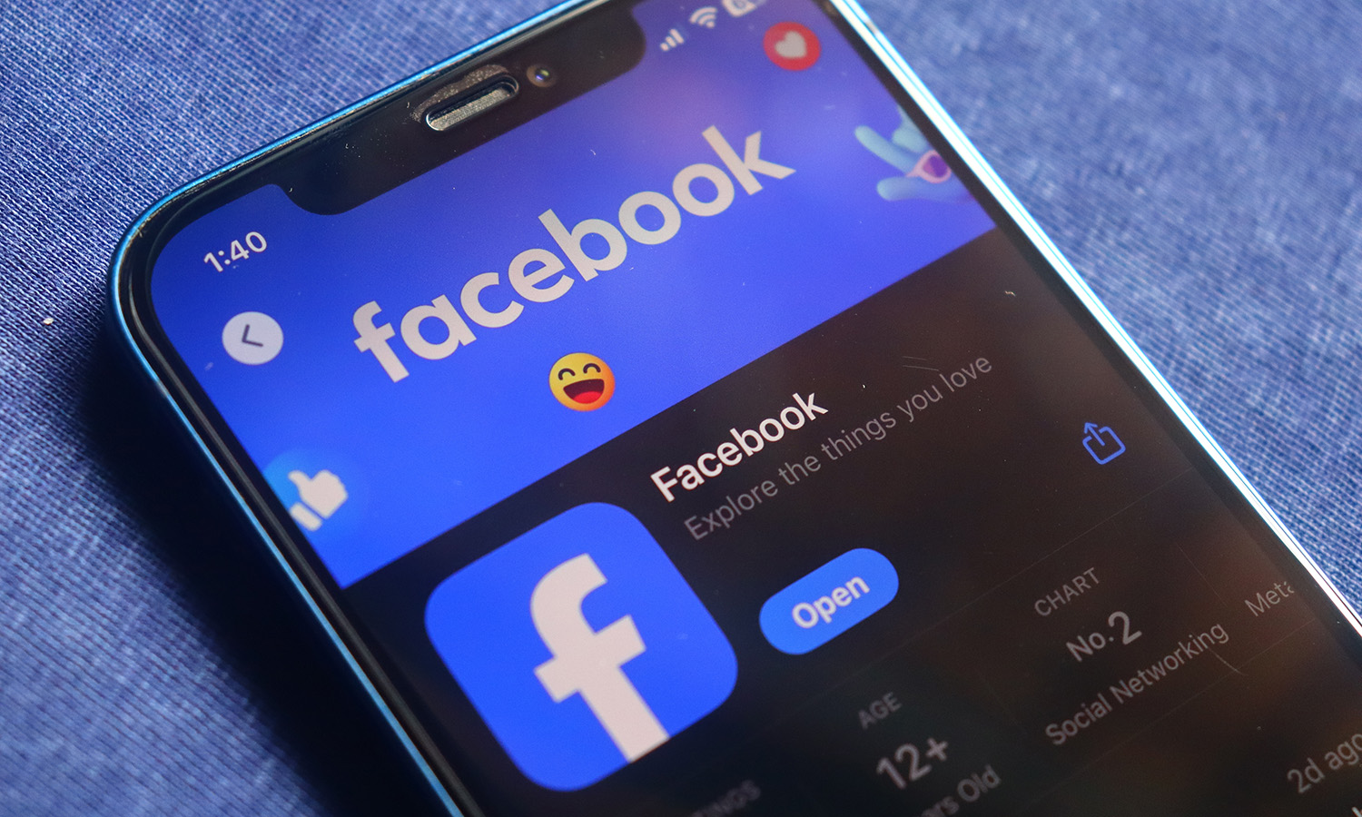 Polacy zobaczą mniej reklam na Facebooku i Instagramie. Ale tylko tych jednych