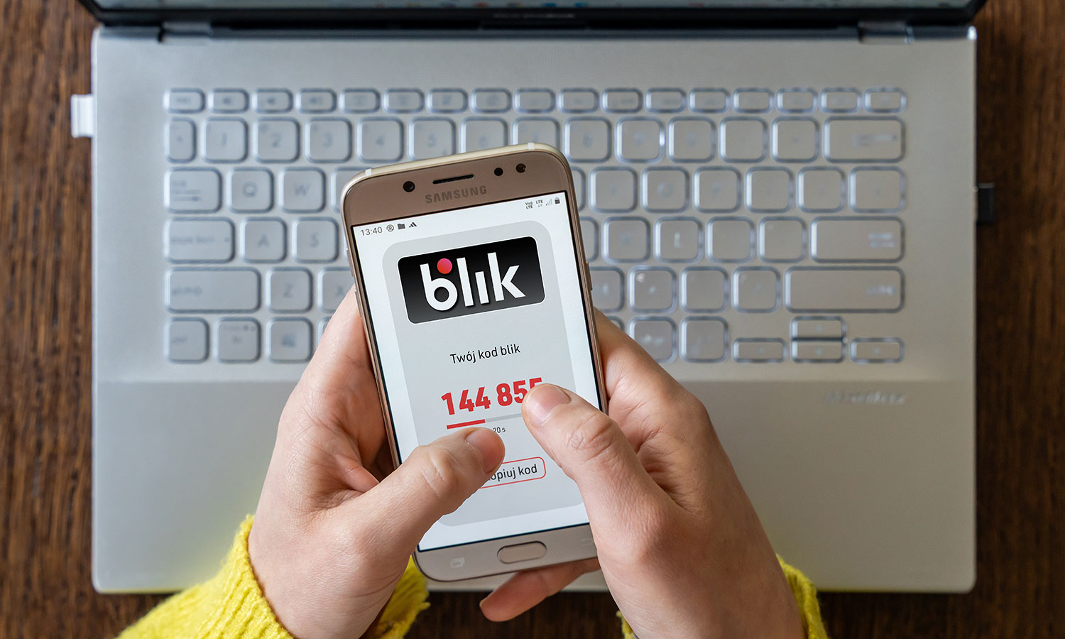Nie popełniaj tego błędu. Oszuści tylko czekają na przesłanie kodu